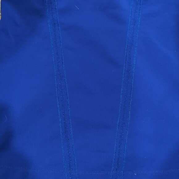 Lululemon Blue Sleeveless Fitted Tank Top with Scoop Neck - Picture 4 of 5